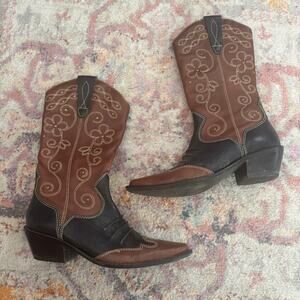 Vintage Y2K black and brown western cowboy boots